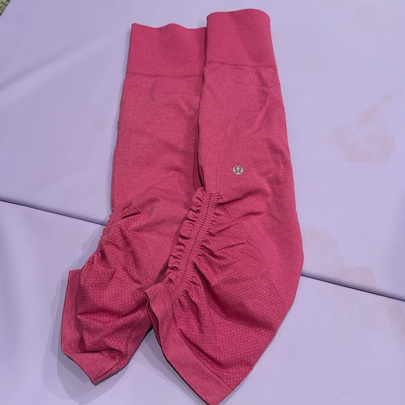 Lululemon in the flow seamless Pink crop leggings 8 - Picture 5 of 9